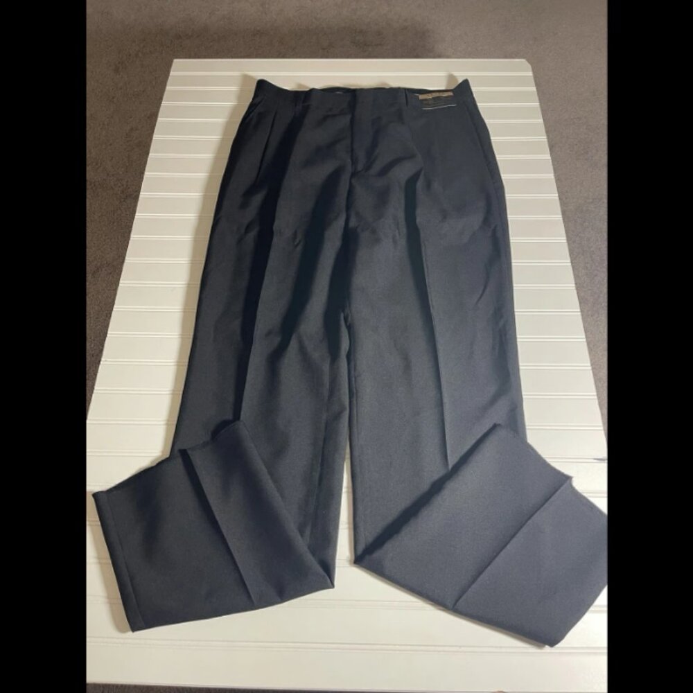 NWT LUCCI Men's Charcoal Dress Pants Pleated Front  Polyester Sizes 38 $259